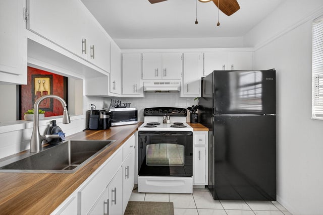 1 of 24 - 4431 Nw 16th Street #h207, Lauderhill, FL