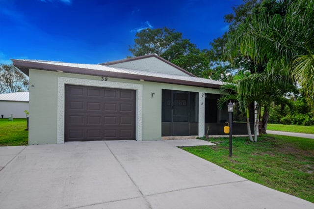 1 of 60 - 39 Se Flamenco Way, Port Saint Lucie, FL