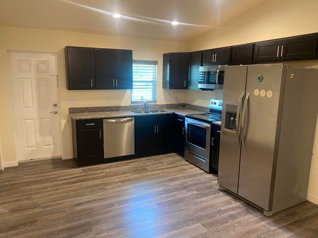 5 of 33 - 2020 Inglewood Circle, Labelle, FL
