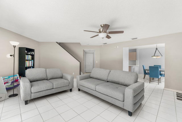 4 of 22 - 134 Weybridge Circle #b, Royal Palm Beach, FL