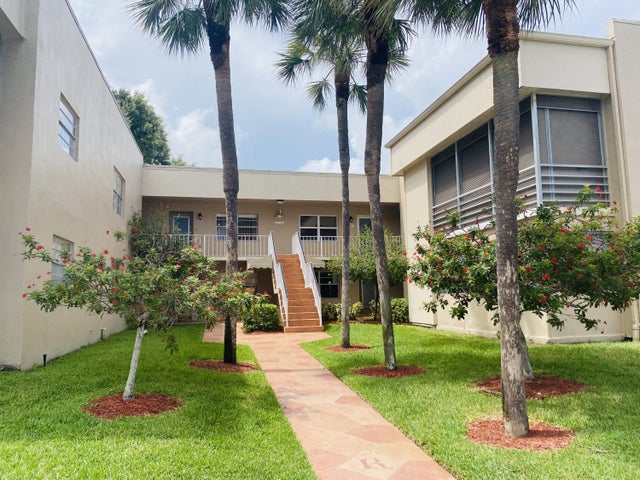 2 of 41 - 826 Normandy R, Delray Beach, FL