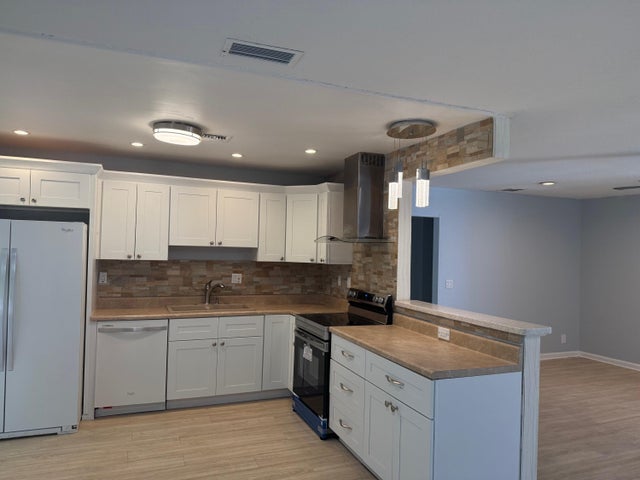 3 of 4 - 5159 Mirror Lakes Boulevard, Boynton Beach, FL