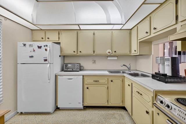 2 of 25 - 6020 Nw 64th Avenue #211, Tamarac, FL