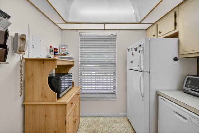 4 of 25 - 6020 Nw 64th Avenue #211, Tamarac, FL