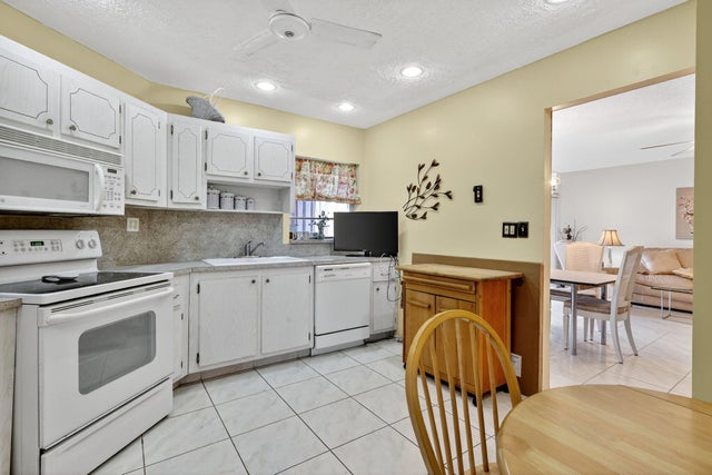 2 of 20 - 6 Greenway Village N #210, Royal Palm Beach, FL