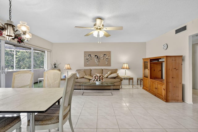 4 of 20 - 6 Greenway Village N #210, Royal Palm Beach, FL