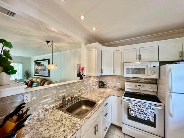 1 of 51 - 5161 W Oakland Park Boulevard #206, Lauderdale Lakes, FL