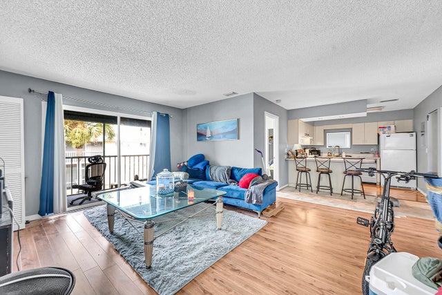 3 of 19 - 217 Se Village Drive #217, Port Saint Lucie, FL