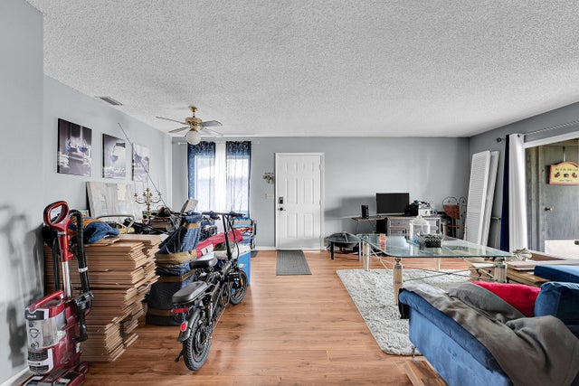 5 of 19 - 217 Se Village Drive #217, Port Saint Lucie, FL