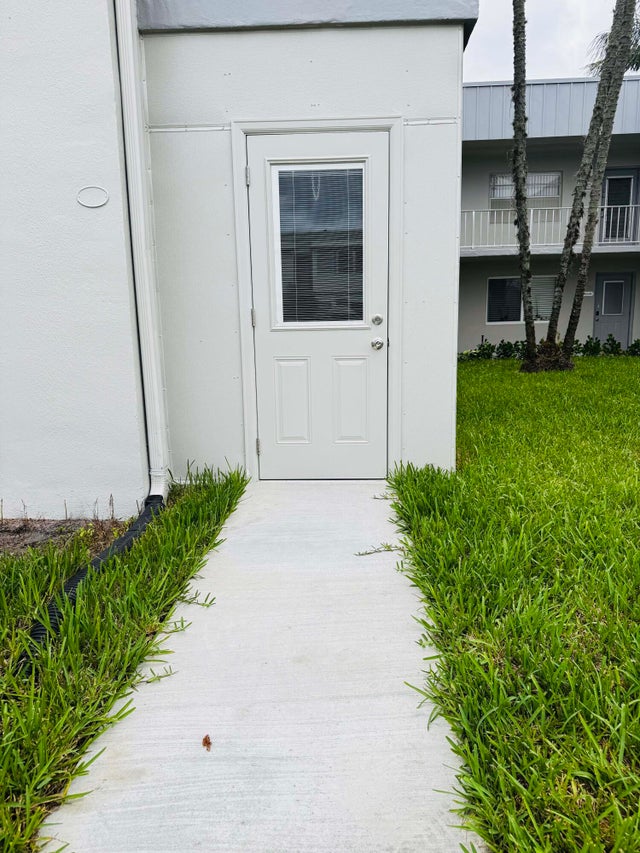 2 of 35 - 293 Flanders G, Delray Beach, FL