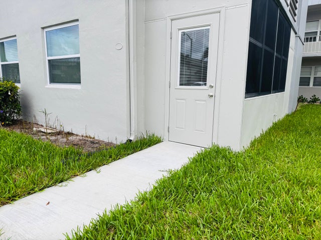 3 of 35 - 293 Flanders G, Delray Beach, FL