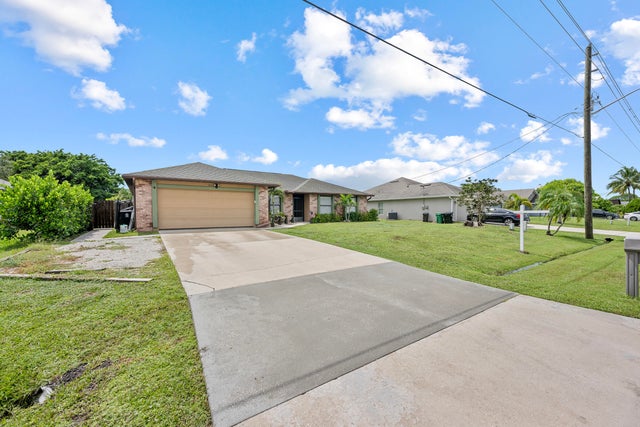 2 of 31 - 1682 Se Fallon Drive, Port Saint Lucie, FL