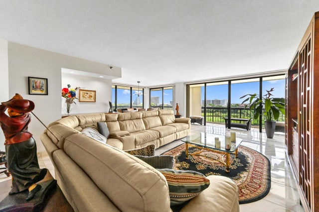 4 of 74 - 1900 Consulate Place #604, West Palm Beach, FL