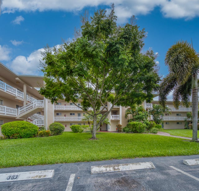 2 of 30 - 2811 Garden Drive S #104, Lake Worth Beach, FL