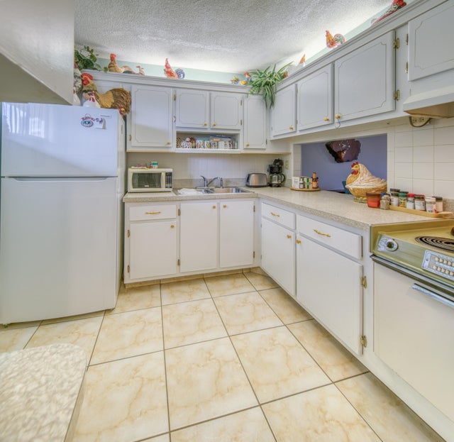 4 of 30 - 2811 Garden Drive S #104, Lake Worth Beach, FL