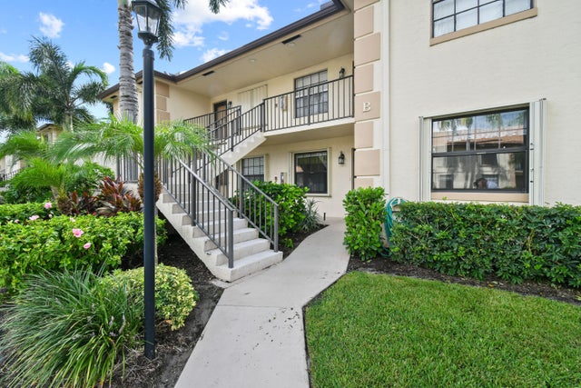 2 of 49 - 1001 Pinecrest Circle #b, Jupiter, FL
