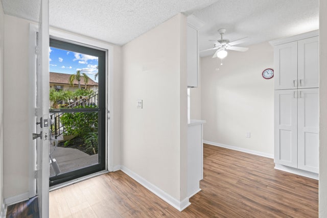 5 of 49 - 1001 Pinecrest Circle #b, Jupiter, FL