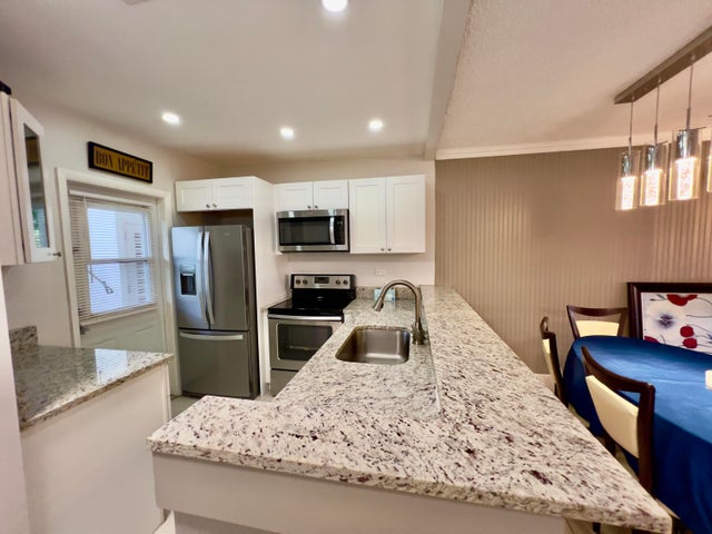 1 of 21 - 3500 Nw 48th Avenue #402, Lauderdale Lakes, FL