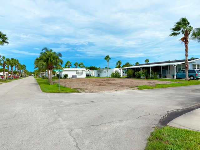 2 of 19 - 2 Se Hernando Lane, Port Saint Lucie, FL