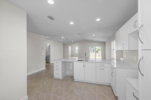 5 of 19 - 2 Se Hernando Lane, Port Saint Lucie, FL