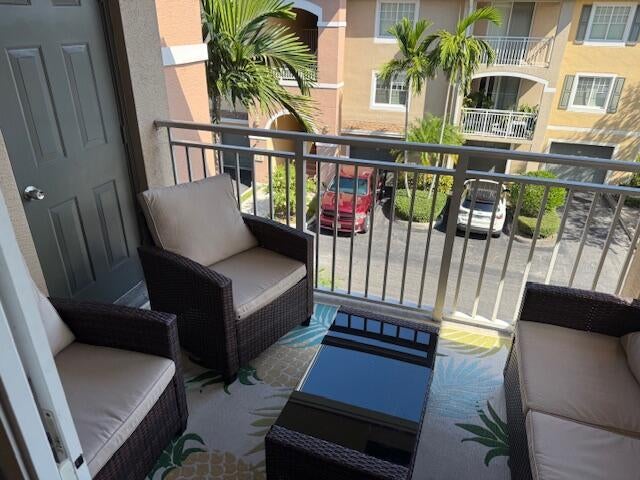 4 of 28 - 6400 Emerald Dunes Drive #301, West Palm Beach, FL