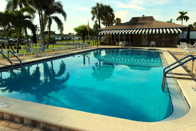 1 of 12 - 1045 E Circle Terrace #b, Delray Beach, FL