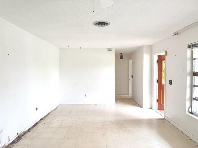4 of 16 - 2400 Bimini Drive, West Palm Beach, FL