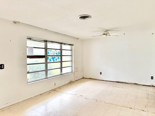 5 of 16 - 2400 Bimini Drive, West Palm Beach, FL