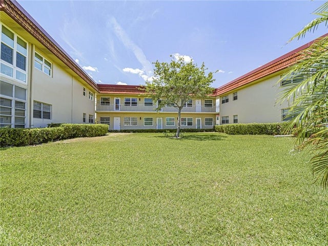 3 of 36 - 66 Woodland Drive #203, Vero Beach, FL