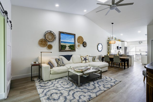 1 of 39 - 10976 Se Sea Pines Circle, Hobe Sound, FL