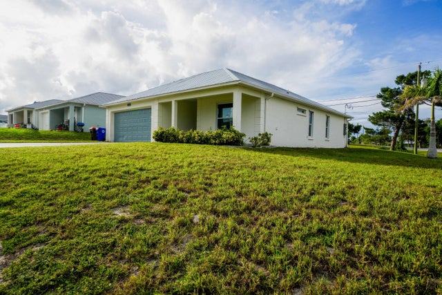 3 of 29 - 224 16th Place Sw, Vero Beach, FL
