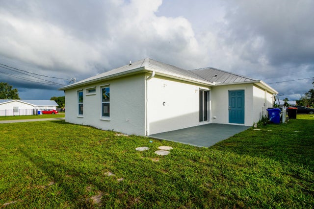 4 of 29 - 224 16th Place Sw, Vero Beach, FL