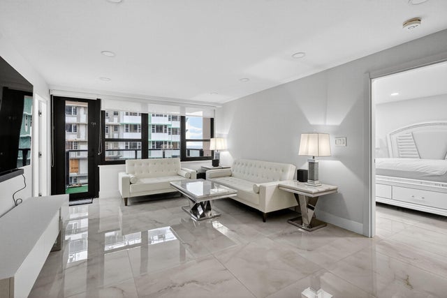 3 of 37 - 5225 Collins Avenue #1408, Miami Beach, FL