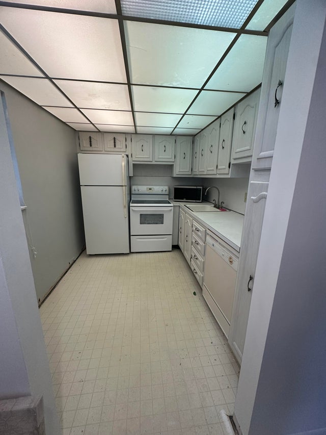 1 of 7 - 2515 Ne 1st Court #218, Boynton Beach, FL
