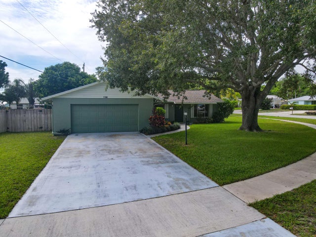 1 of 32 - 7190 Se Hobe Terrace, Hobe Sound, FL