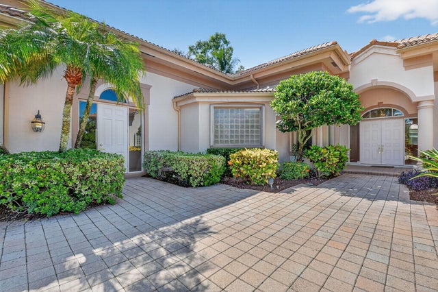 2525 Seminole Circle, West Palm Beach
