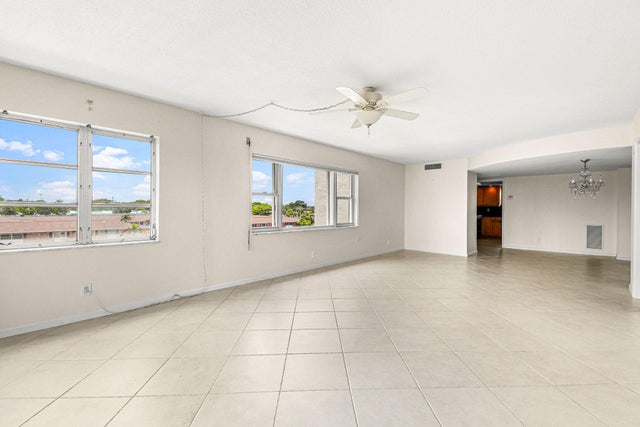 5 of 46 - 801 Lake Shore Drive #419, Lake Park, FL