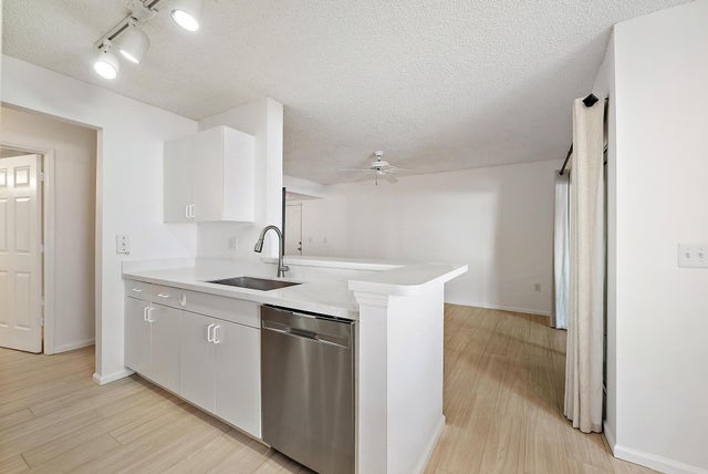5 of 29 - 272 Village Boulevard #7111, Tequesta, FL