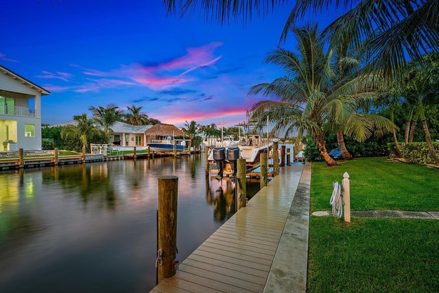4 of 63 - 19 Leeward Circle, Tequesta, FL