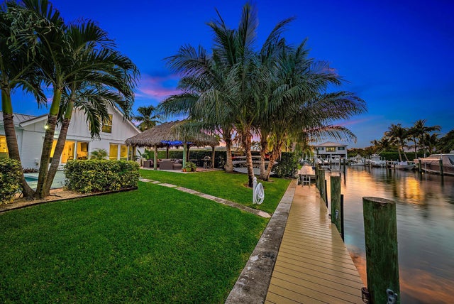 5 of 63 - 19 Leeward Circle, Tequesta, FL