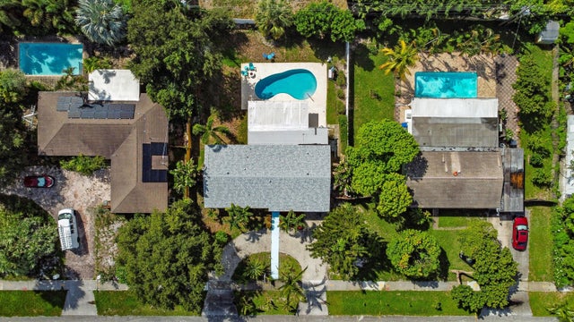 2 of 38 - 814 W Kalmia Drive, Lake Park, FL