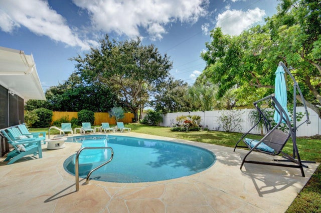 4 of 38 - 814 W Kalmia Drive, Lake Park, FL