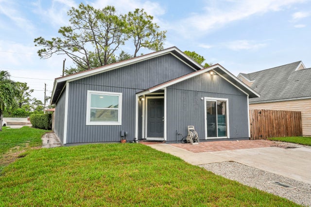 2 of 23 - 4181 Willowood Lane, Lake Worth, FL