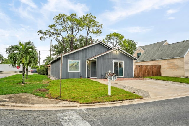 3 of 23 - 4181 Willowood Lane, Lake Worth, FL