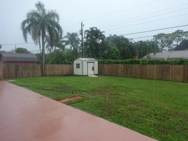 3 of 25 - 4958 Dolphin Drive, Lake Worth, FL