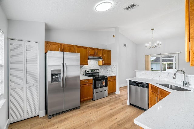 3 of 38 - 1118 9th Square, Vero Beach, FL