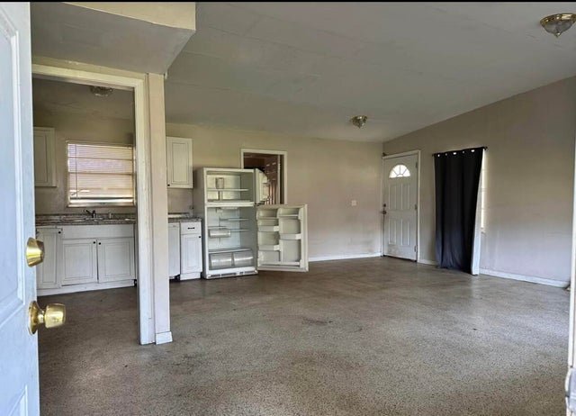 2 of 8 - 3109 Avenue B Avenue, Fort Pierce, FL