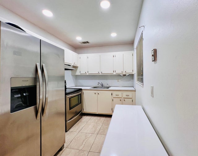 2 of 16 - 89 Canterbury D, West Palm Beach, FL