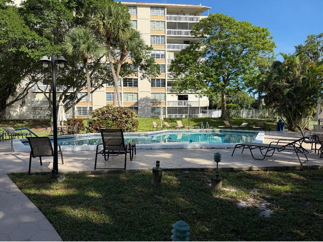 3 of 16 - 7001 Environ Boulevard #205, Lauderhill, FL