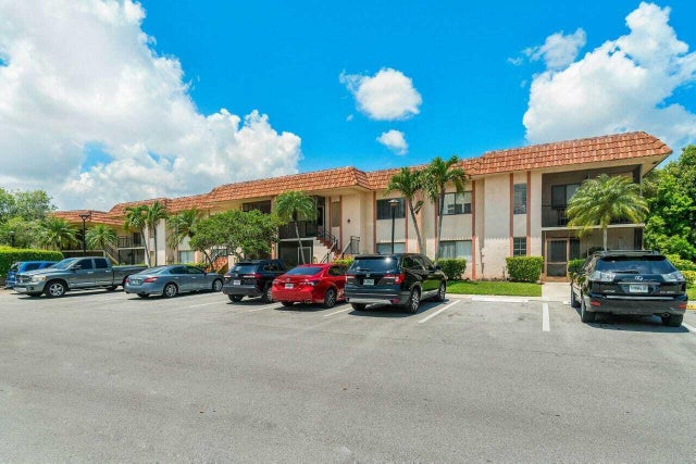 1 of 29 - 341 Lakeview Drive #203, Weston, FL
